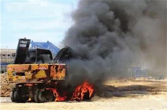 挖掘机自燃 挖掘机自燃