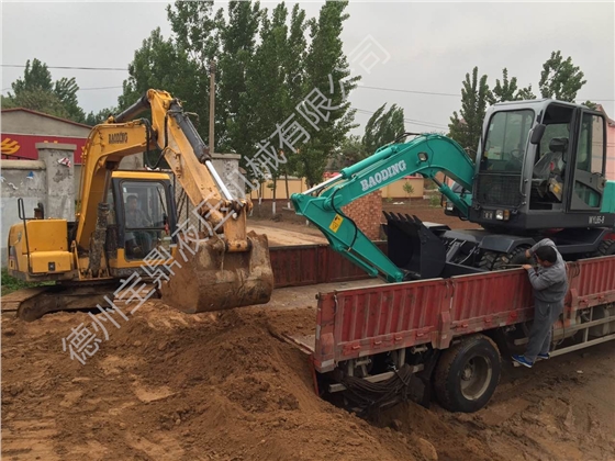 宝鼎液压机械有限公司轮式挖掘机