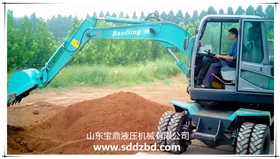山东宝鼎小型轮式挖掘机械产品 山东宝鼎小型轮式挖掘机械产品