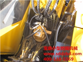 宝鼎小型挖掘机械