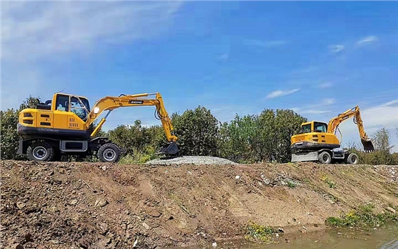 宝鼎轮式挖掘机 宝鼎轮式挖掘机