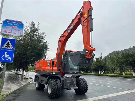 轮式挖掘机.jpg