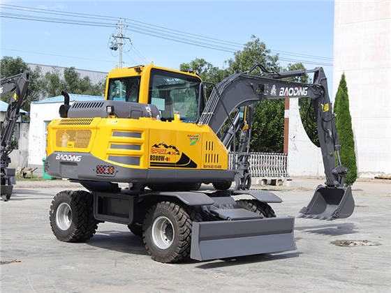 挖掘机保养.jpg 挖掘机保养.jpg