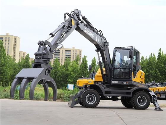 宝鼎110抓木机.jpg 宝鼎110抓木机.jpg