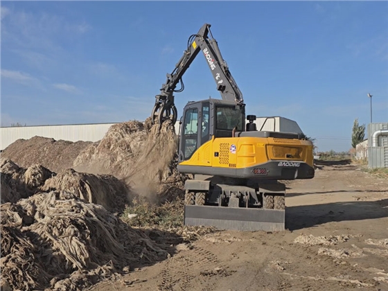 宝鼎抓木机.jpg 宝鼎抓木机.jpg