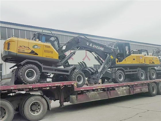 宝鼎抓木机发车.jpg 宝鼎抓木机发车.jpg