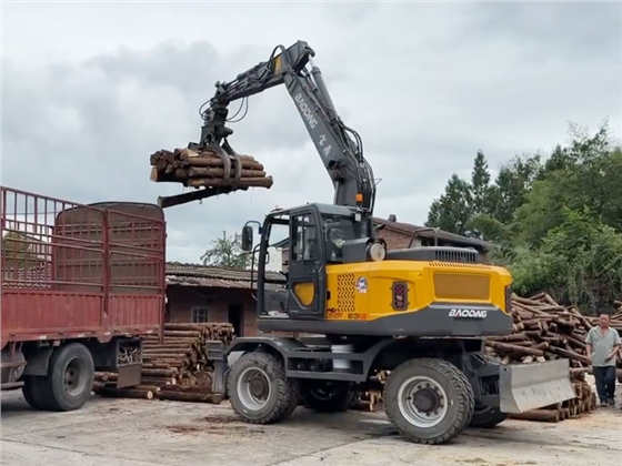 宝鼎125plus抓木机.jpg 宝鼎125plus抓木机.jpg