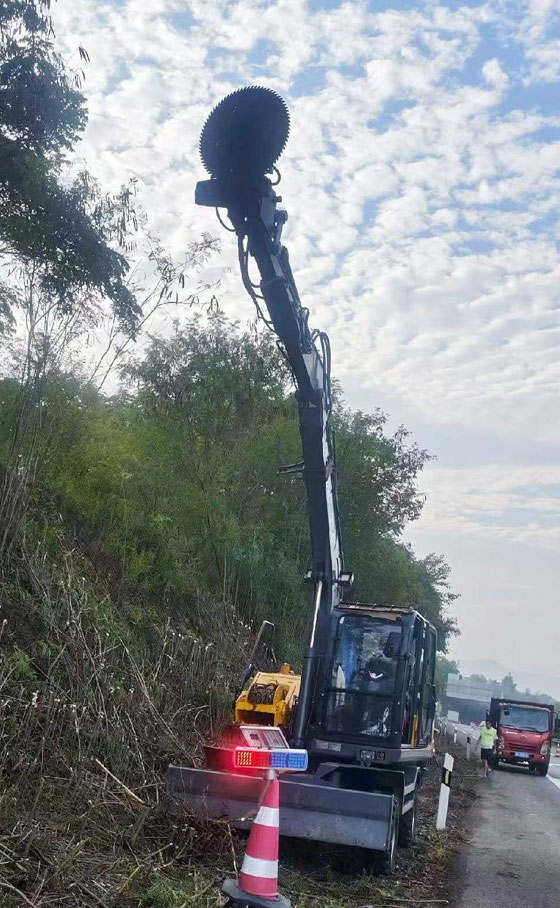 宝鼎绿篱切割机.jpg 宝鼎绿篱切割机.jpg