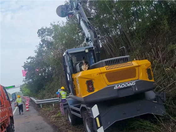 宝鼎绿篱切割机1.jpg 宝鼎绿篱切割机1.jpg