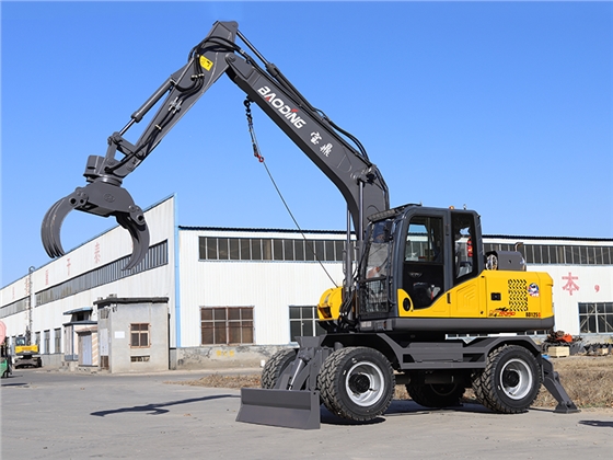 宝鼎125S轮式抓木机带卷扬机.png 宝鼎125S轮式抓木机带卷扬机.png