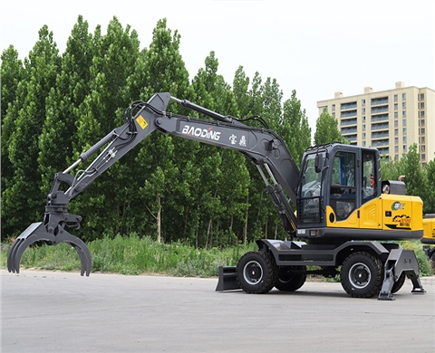 宝鼎BD110E轮式抓木机