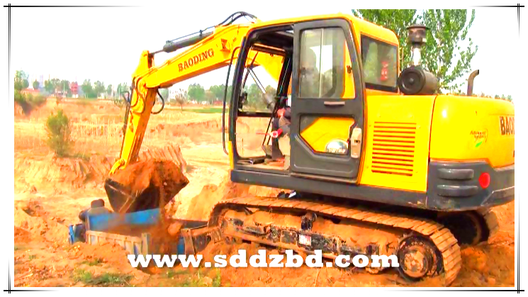 山东宝鼎机械小型挖掘机 山东宝鼎机械小型挖掘机