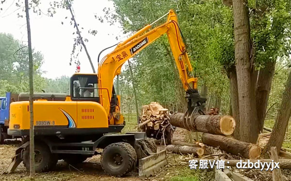 轮式抓木机河南做工.jpg
