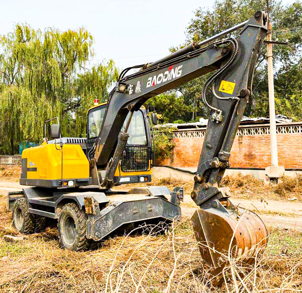 宝鼎95轮式挖掘机车型.jpg 宝鼎95轮式挖掘机车型.jpg