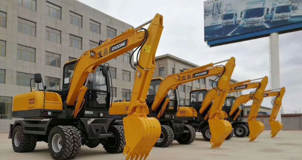 宝鼎轮式挖掘机80车型.jpg