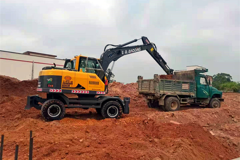 宝鼎轮式挖掘机 宝鼎轮式挖掘机