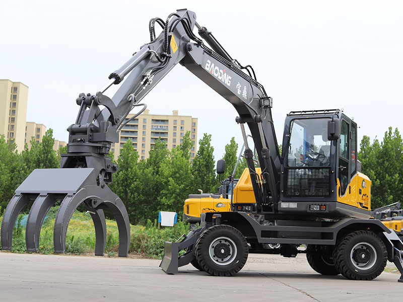 宝鼎110E抓木机:国四排放引领环保潮流