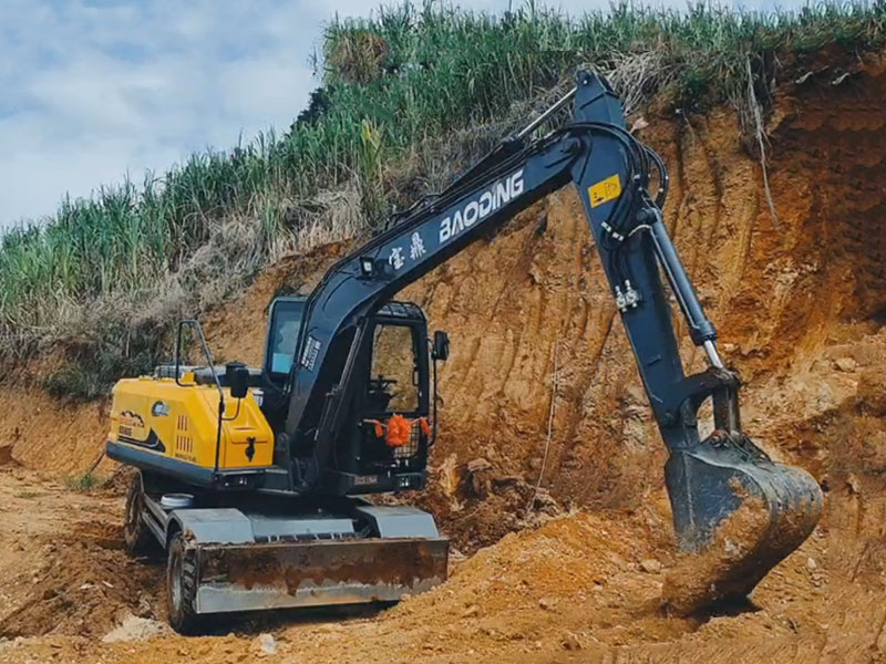 宝鼎挖掘机.jpg 宝鼎挖掘机.jpg