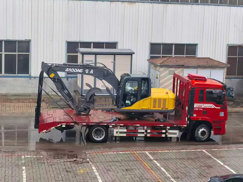 宝鼎110电动抓木机.jpg 宝鼎110电动抓木机.jpg