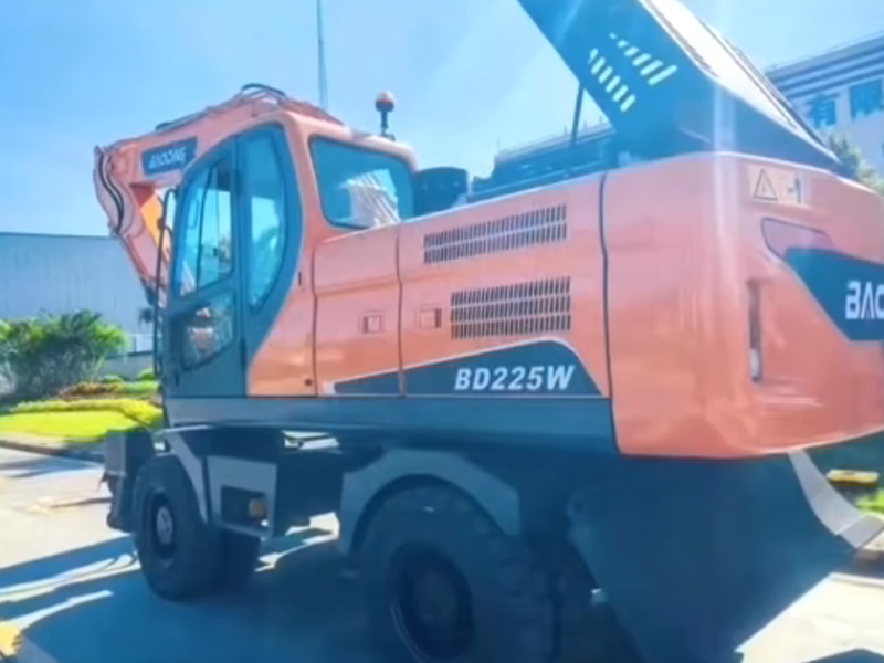 宝鼎80X挖掘机,智能液压显身手