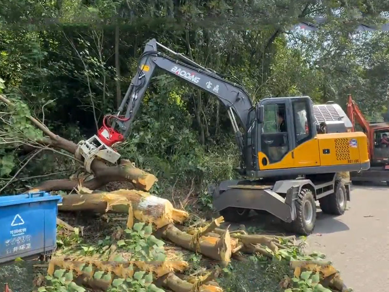 宝鼎抱夹锯抓木机,抓取锯断一气呵成
