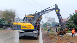 江西抓木机换代宝鼎品牌95轮式抓木机受追捧