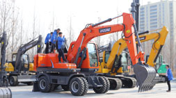 宝鼎轮胎挖掘机抓木机新品推出