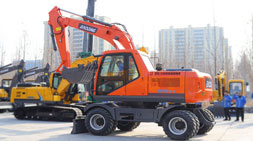 冲出亚洲的宝鼎国产轮式挖掘机