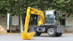 轮式挖掘机操作新手真的那么难学吗？