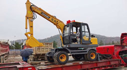 还在纠结轮式挖掘机价格?看来修车没修够