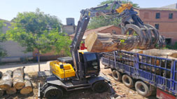 宝鼎95抓木机-国内市场上傲娇的风景线