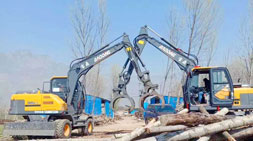 轮式挖掘机抓木机-传统机械的劲敌