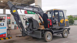 宝鼎轮式挖掘机用户随手一拍记录下的美好瞬间